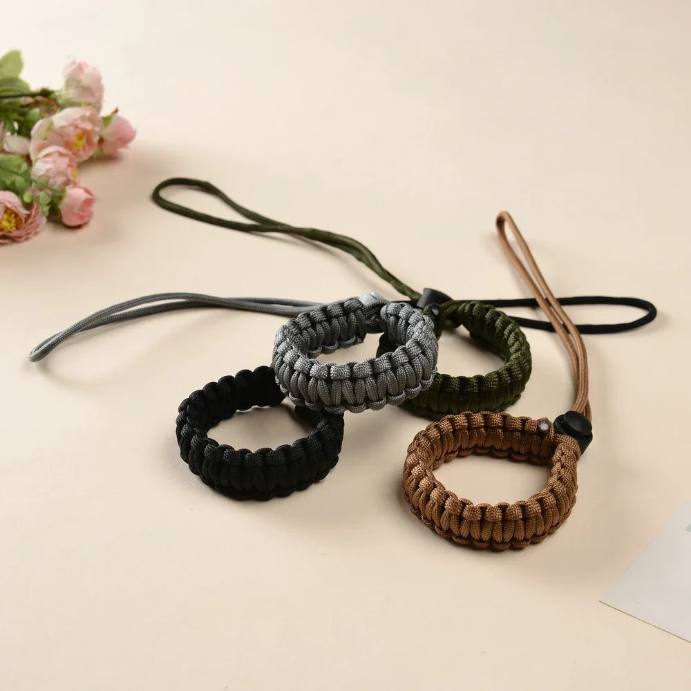 Hands-Free Dog Leash Wrist Strap – Adjustable Anti-Drop Safety Band for Small Dogs