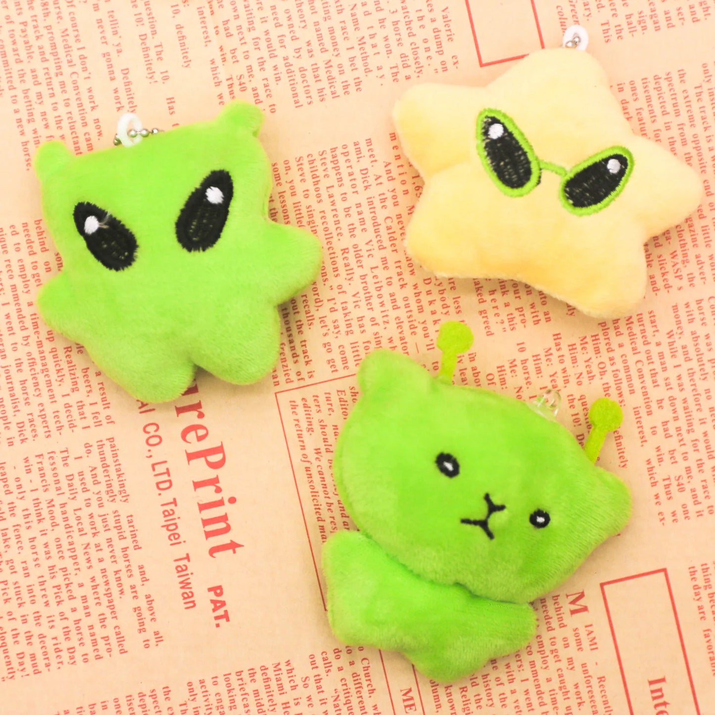 Cute Star Keychain – Kawaii Phone Charm & Bag Accessory (Perfect Gift)