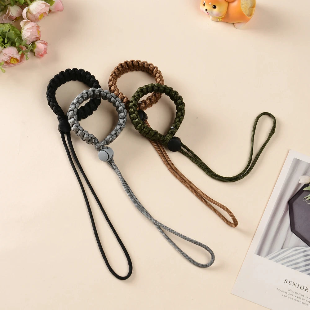 Hands-Free Dog Leash Wrist Strap – Adjustable Anti-Drop Safety Band for Small Dogs